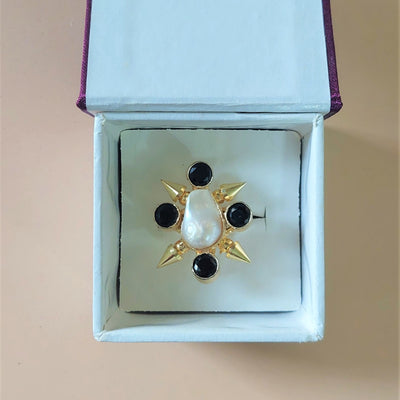 PEARL ONYX ARROW RING