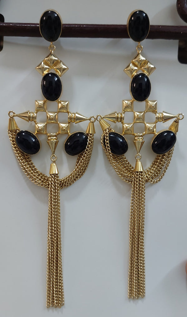 BLACK ONYX ASSEL EARRINGS