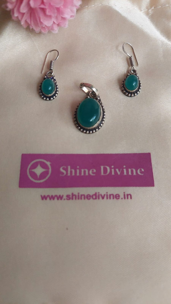 GREEN ONYX PENDANT SET