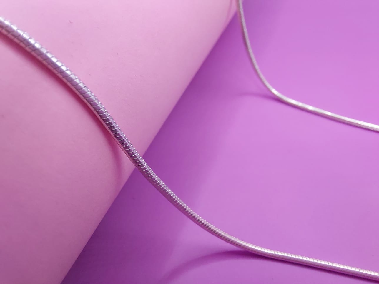SILVER SNAKE CHAIN