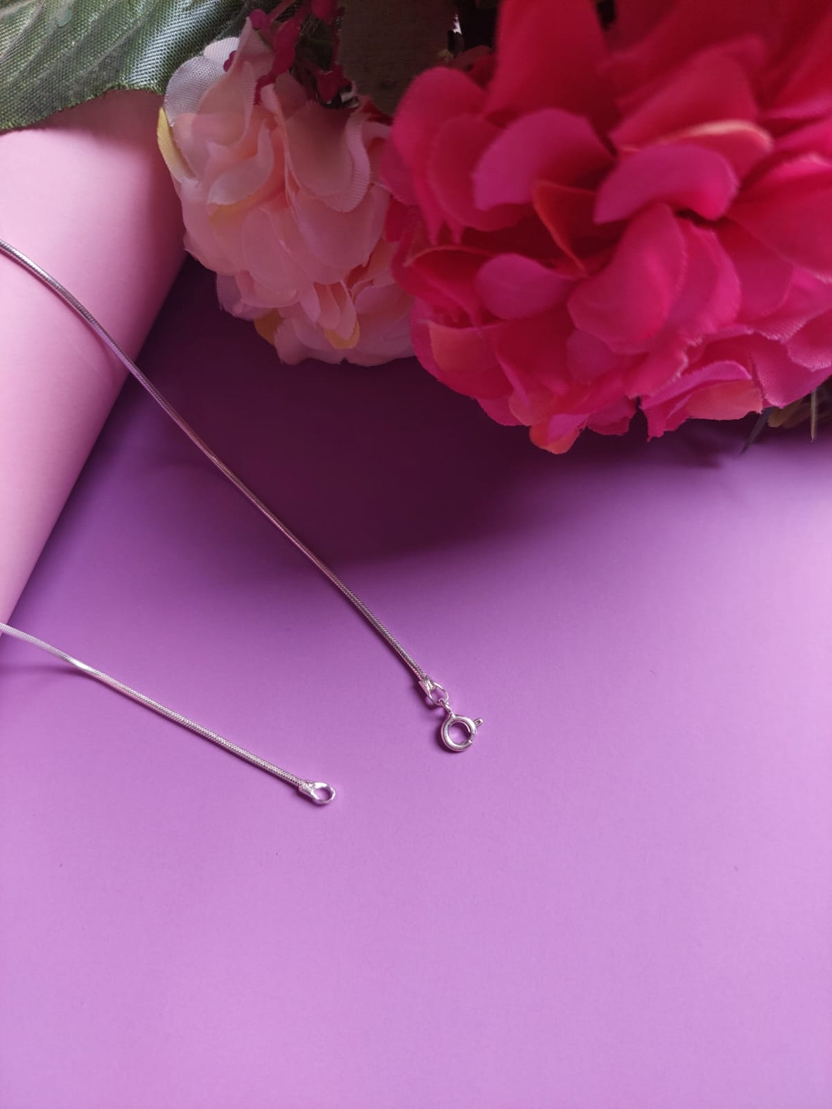 SILVER SNAKE CHAIN
