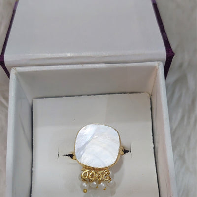 MOTHER OF PEARL RING