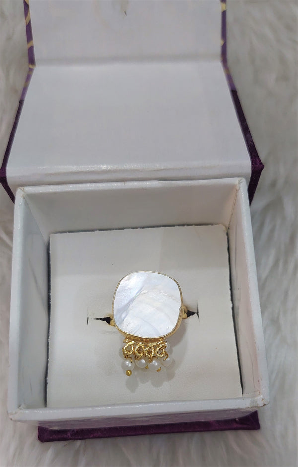 MOTHER OF PEARL RING
